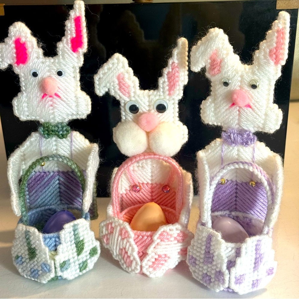 VTG Set Of 3 Plastic Canvas Needlepoint Easter Cross Stitch Egg Holder with eggs